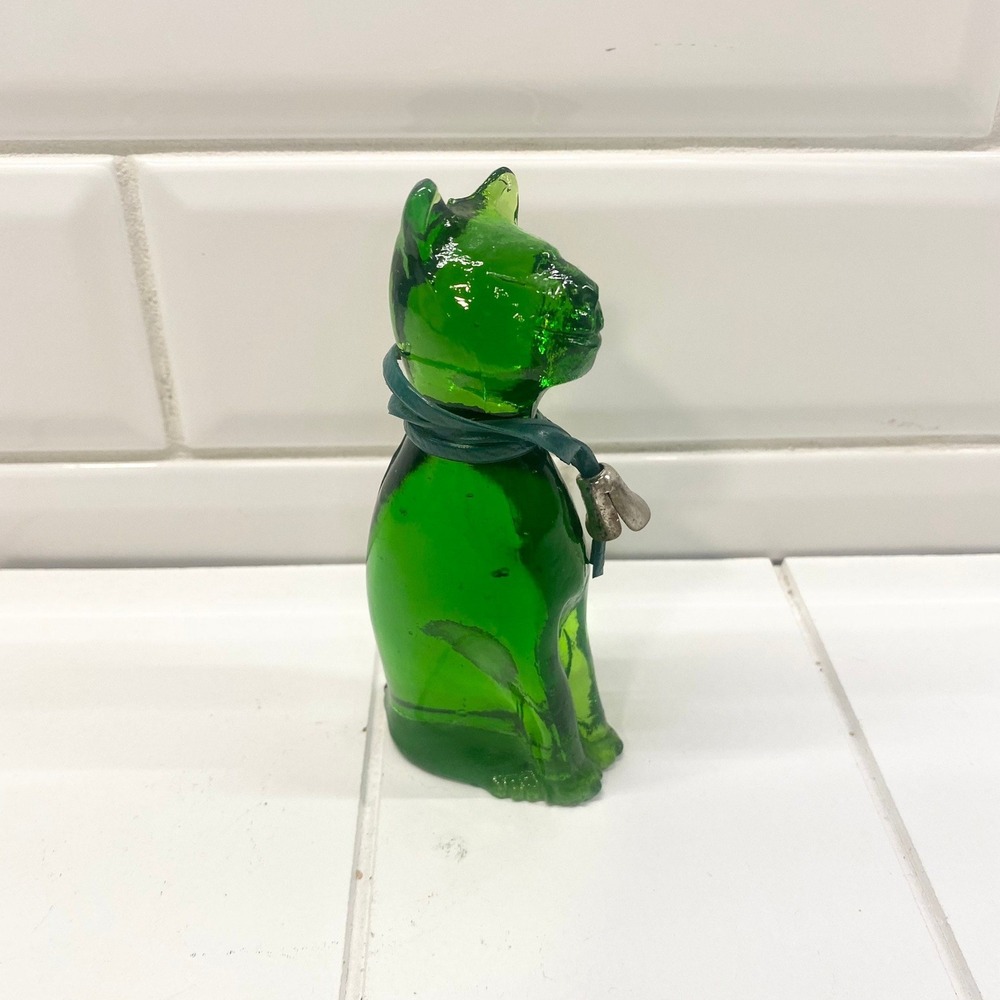 Vintage Emerald Green Art Glass Cat Figurine, Mid Century Decor (5" Tall)